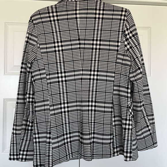 NWT Jules and Leopoldo Studio black and white blazer, fully lined. - Picture 2 of 5